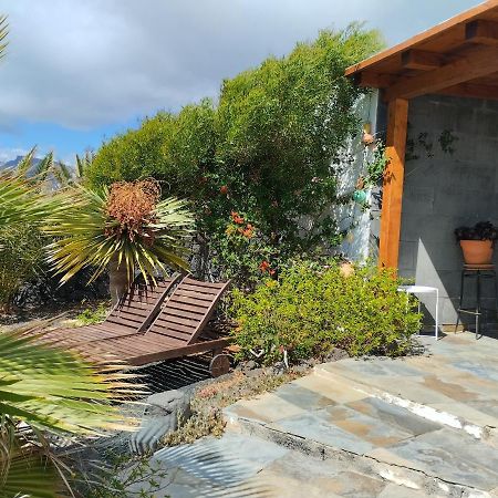 Beautiful Small Bungalow, Amazing Views And Garden Фамара Екстериор снимка