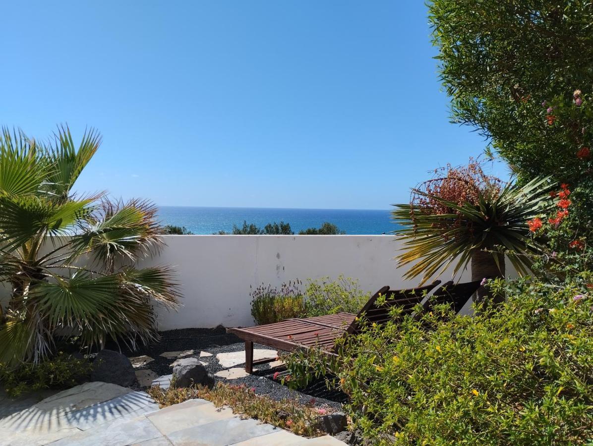 Beautiful Small Bungalow, Amazing Views And Garden Фамара Екстериор снимка