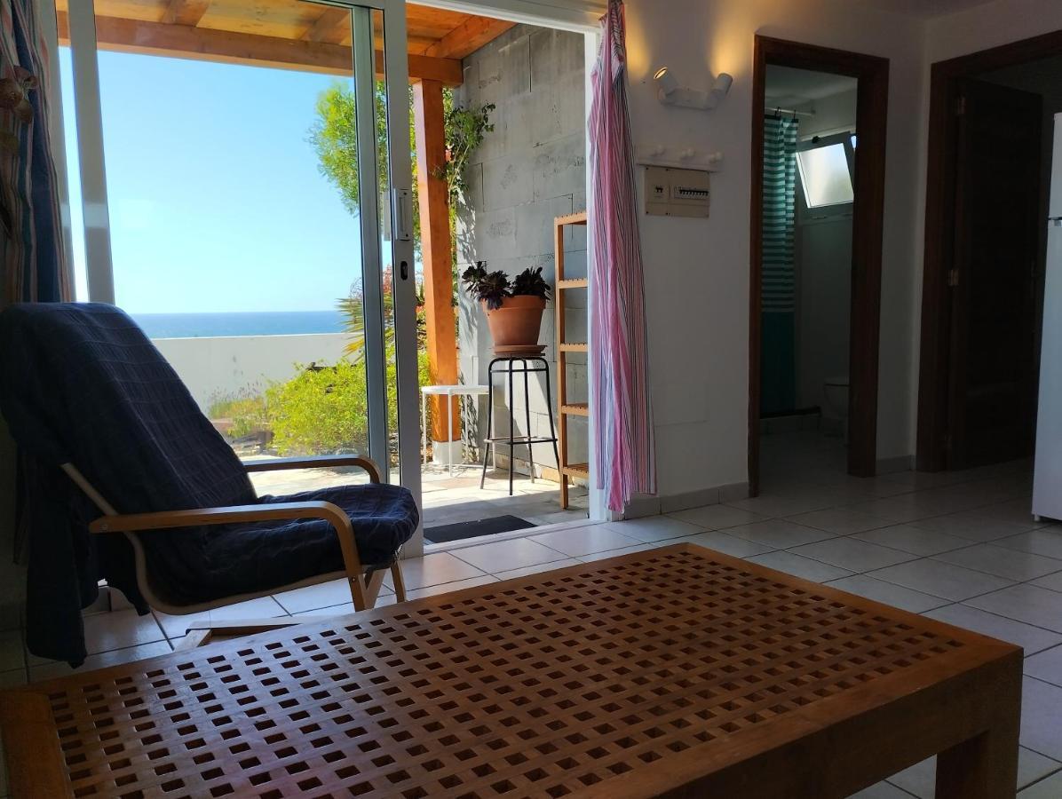 Beautiful Small Bungalow, Amazing Views And Garden Фамара Екстериор снимка